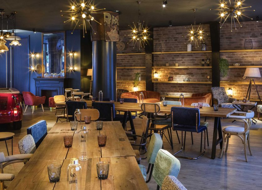 Restaurant Photo