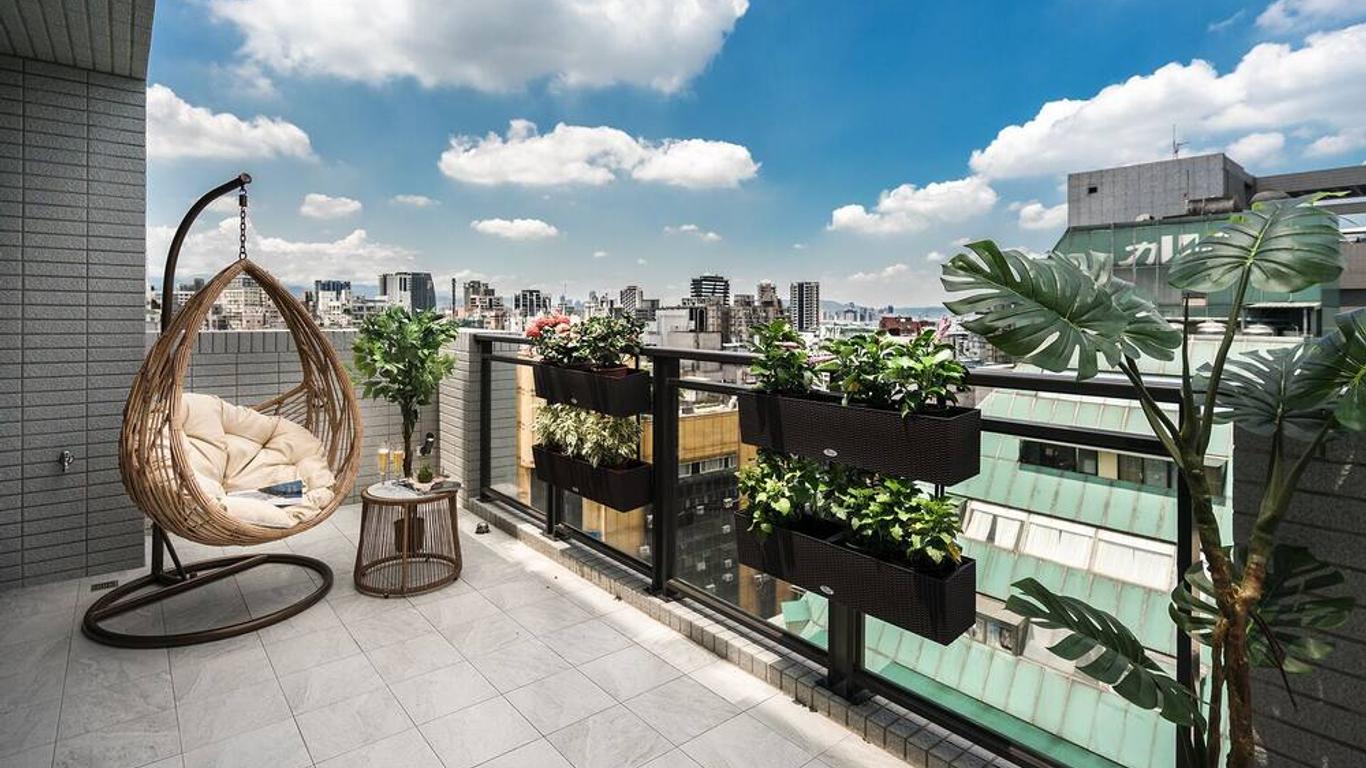 Comma Boutique Hotel