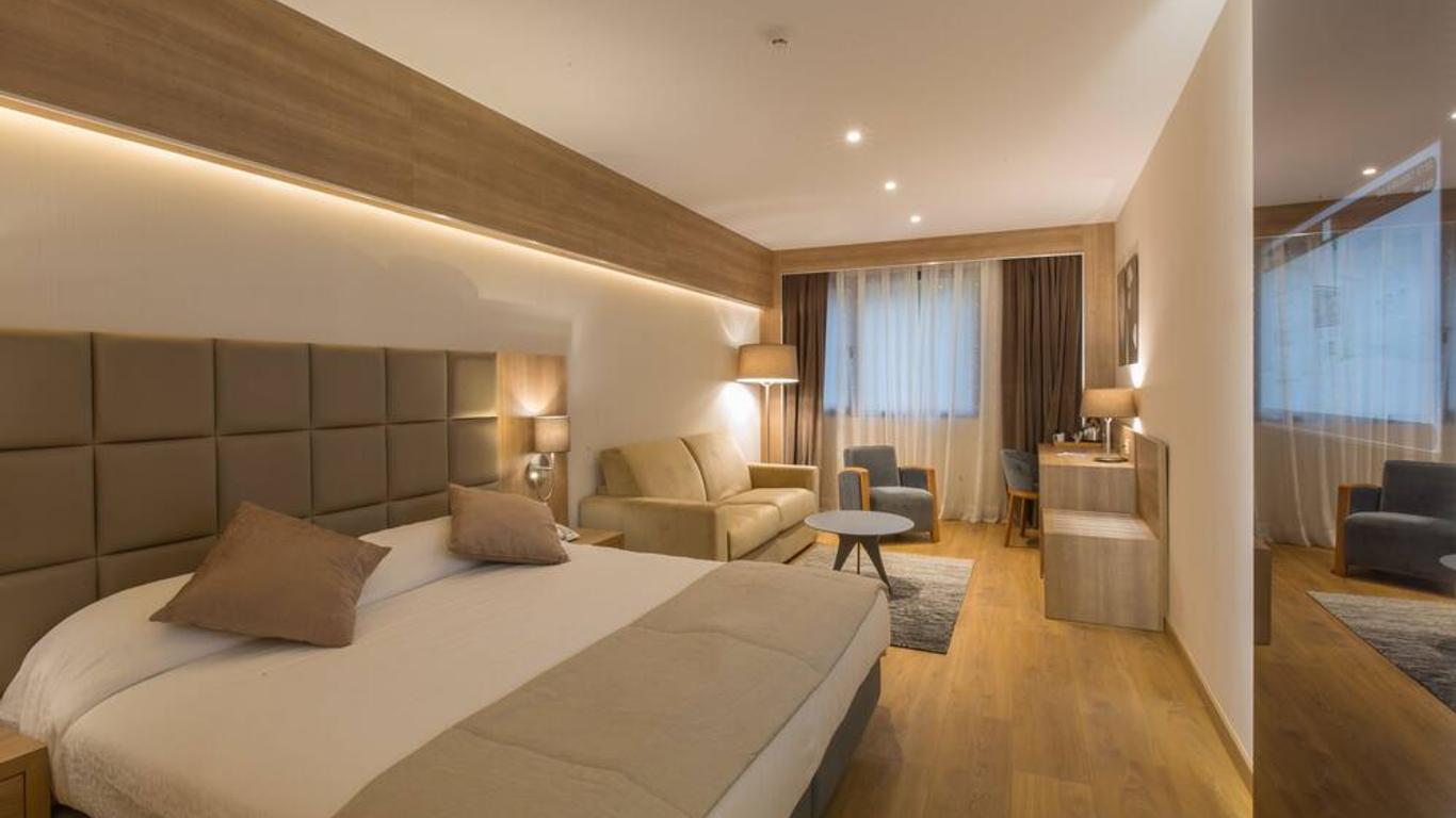 Lamaraz Hotels