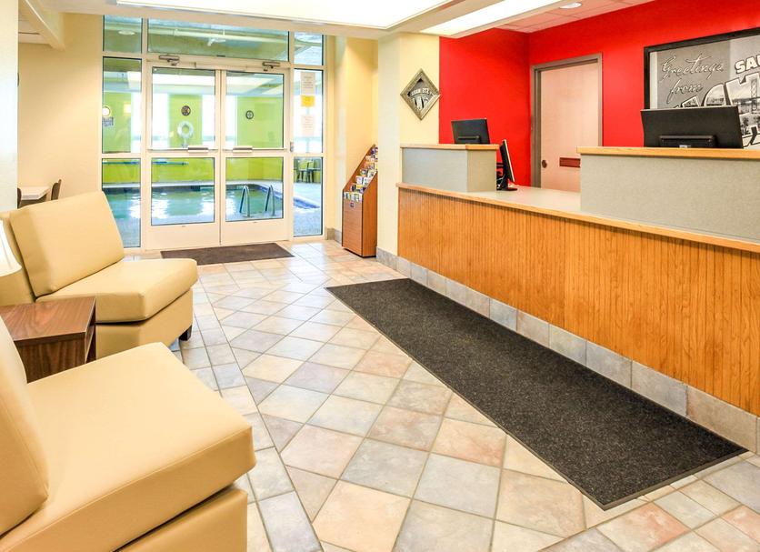 Front desk Photo