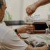 Hotel Cielo y Selva, San Cristóbal de las Casas: guest receiving coffee poured at a table