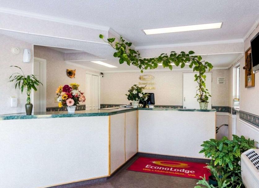 Front desk Photo