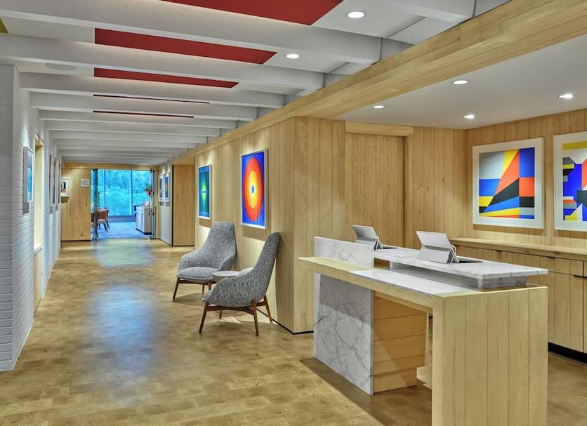 Front desk Photo