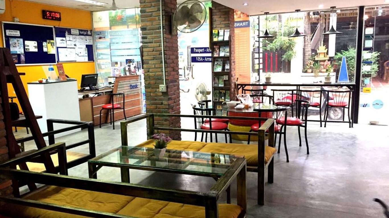 Family 4-Bed Room\/Pub-Street at Warm Bed Hostel-Siem Reap