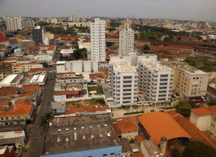 L'Hirondelle Flat Service in Campinas with city skyline and urban rooftop views