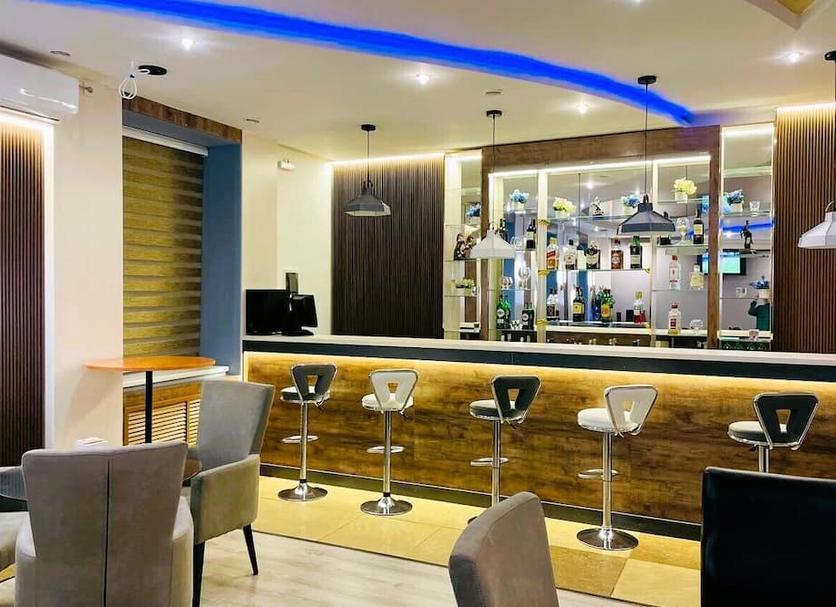 Bar Photo