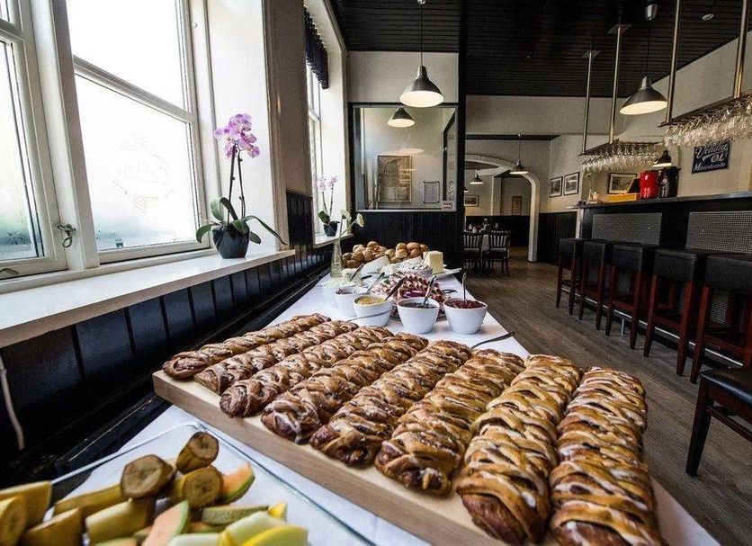Buffet Photo