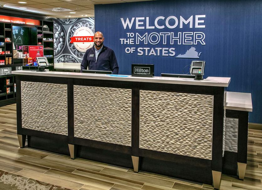 Front desk Photo