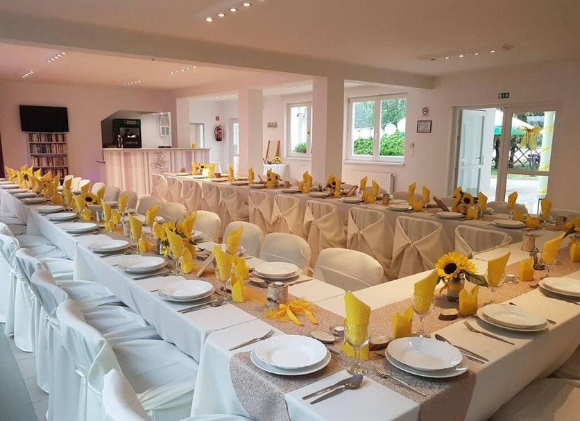 Banquet hall Photo