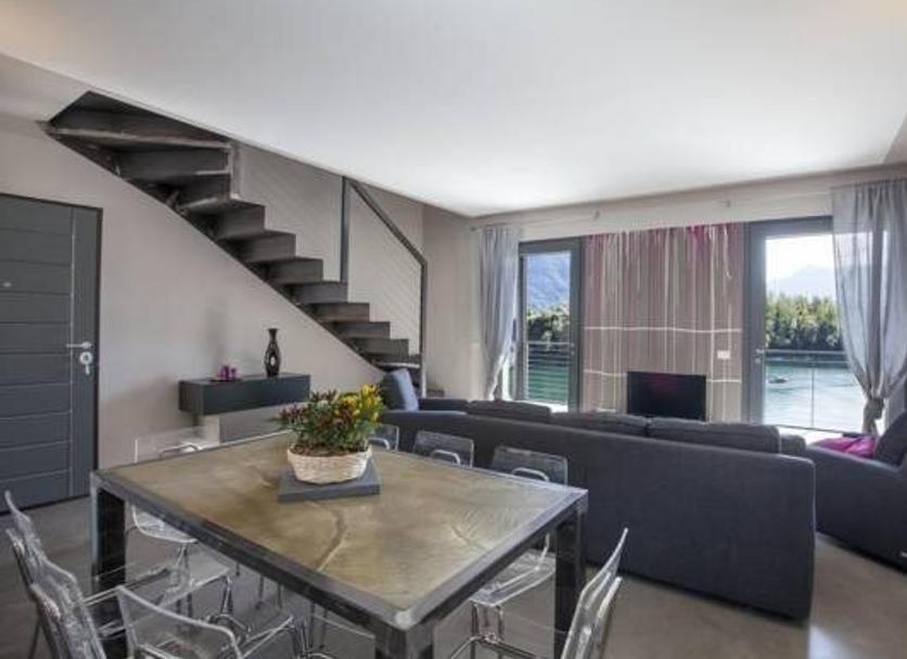 Dining room Photo