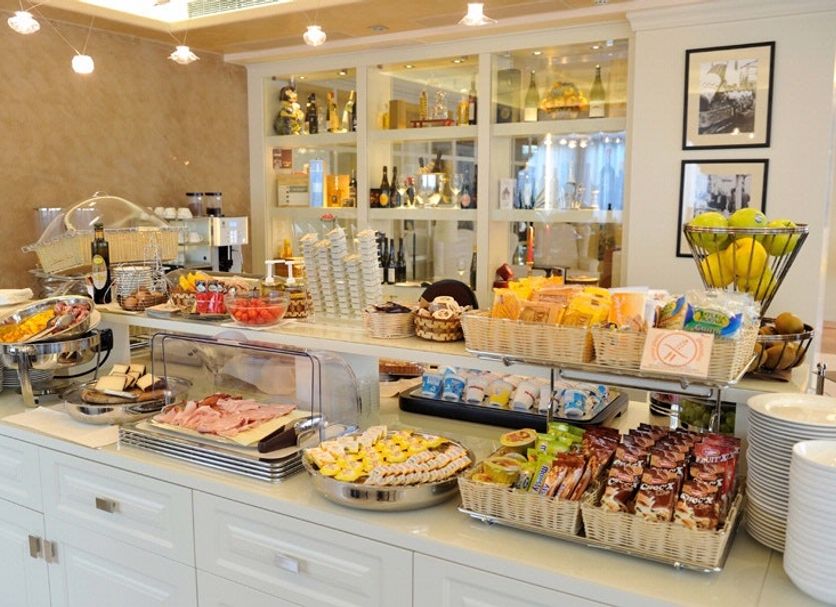 Buffet Photo