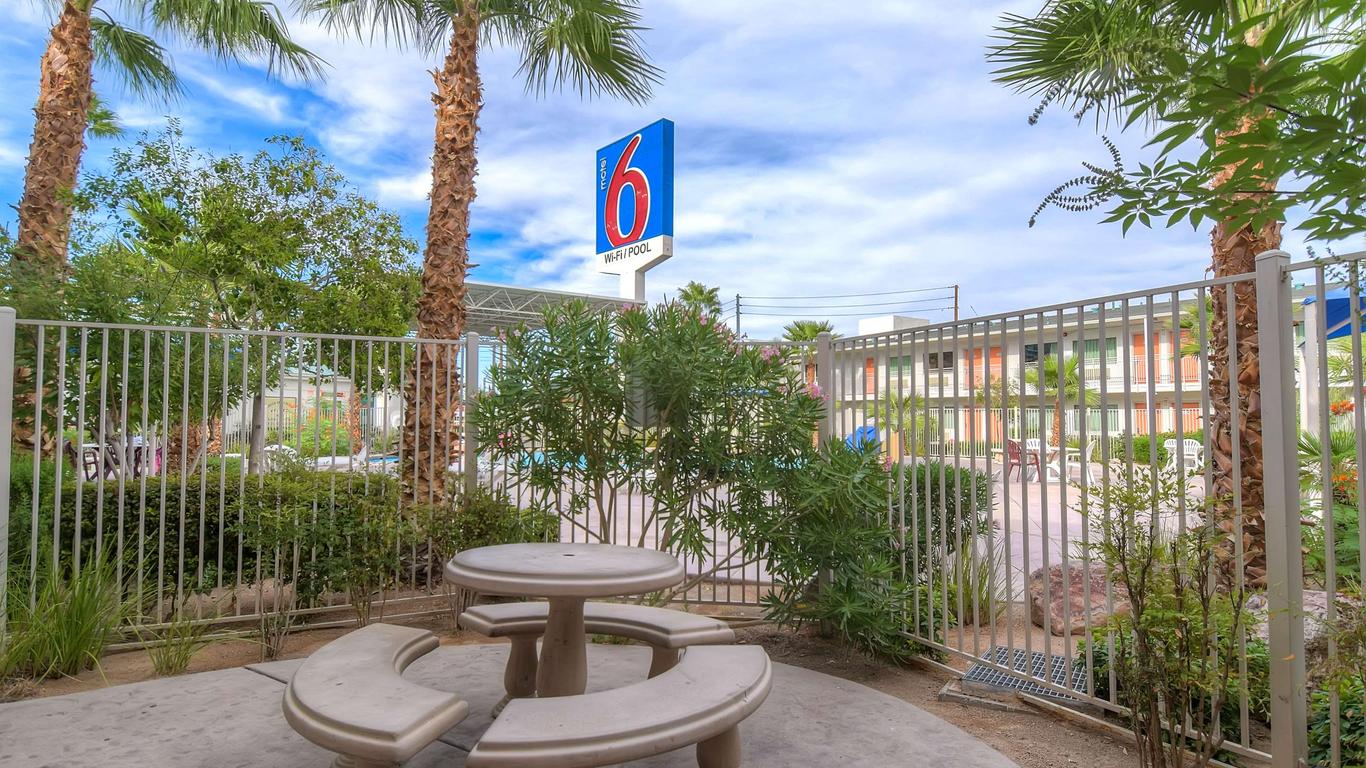 Motel 6 Las Vegas Tropicana