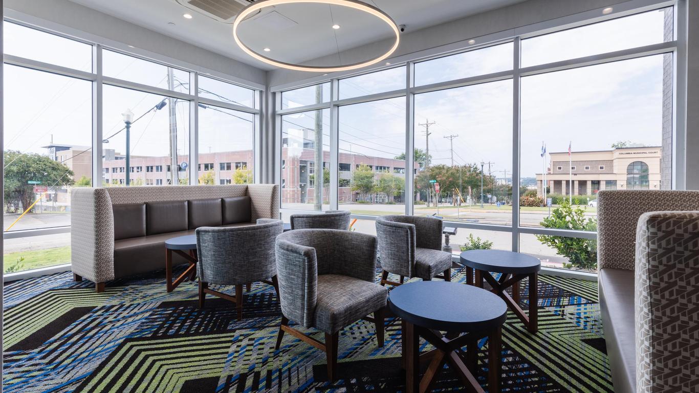 Holiday Inn Express & Suites Columbia Downtown – The Vista