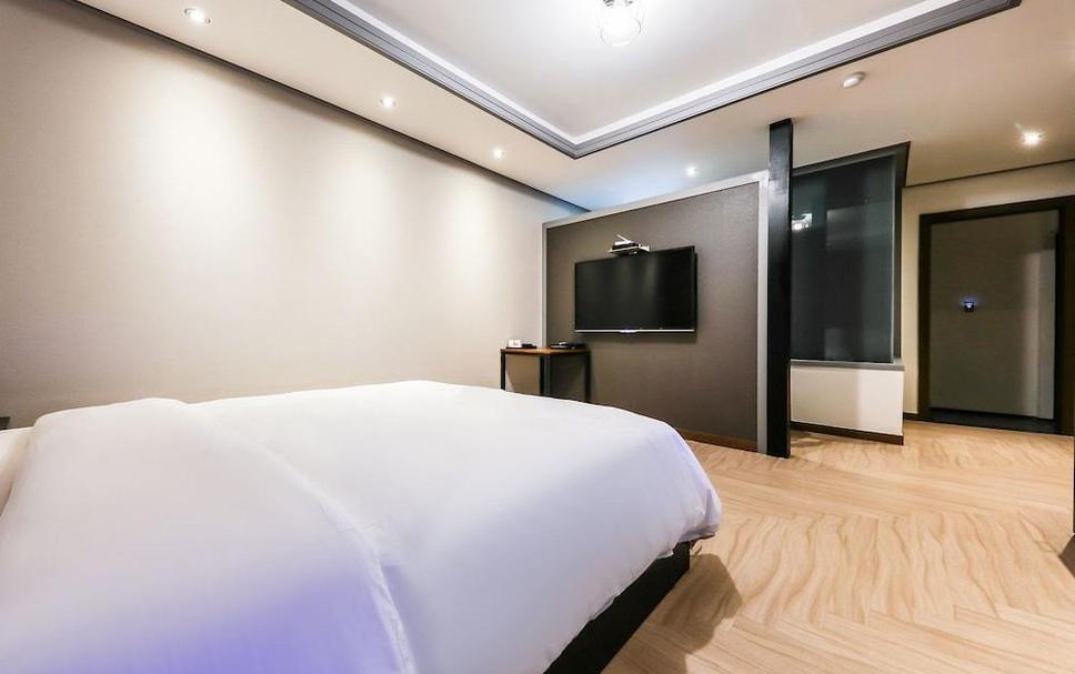 Cheonan K2 Hotel from $46. Cheonan Hotel Deals & Reviews - KAYAK