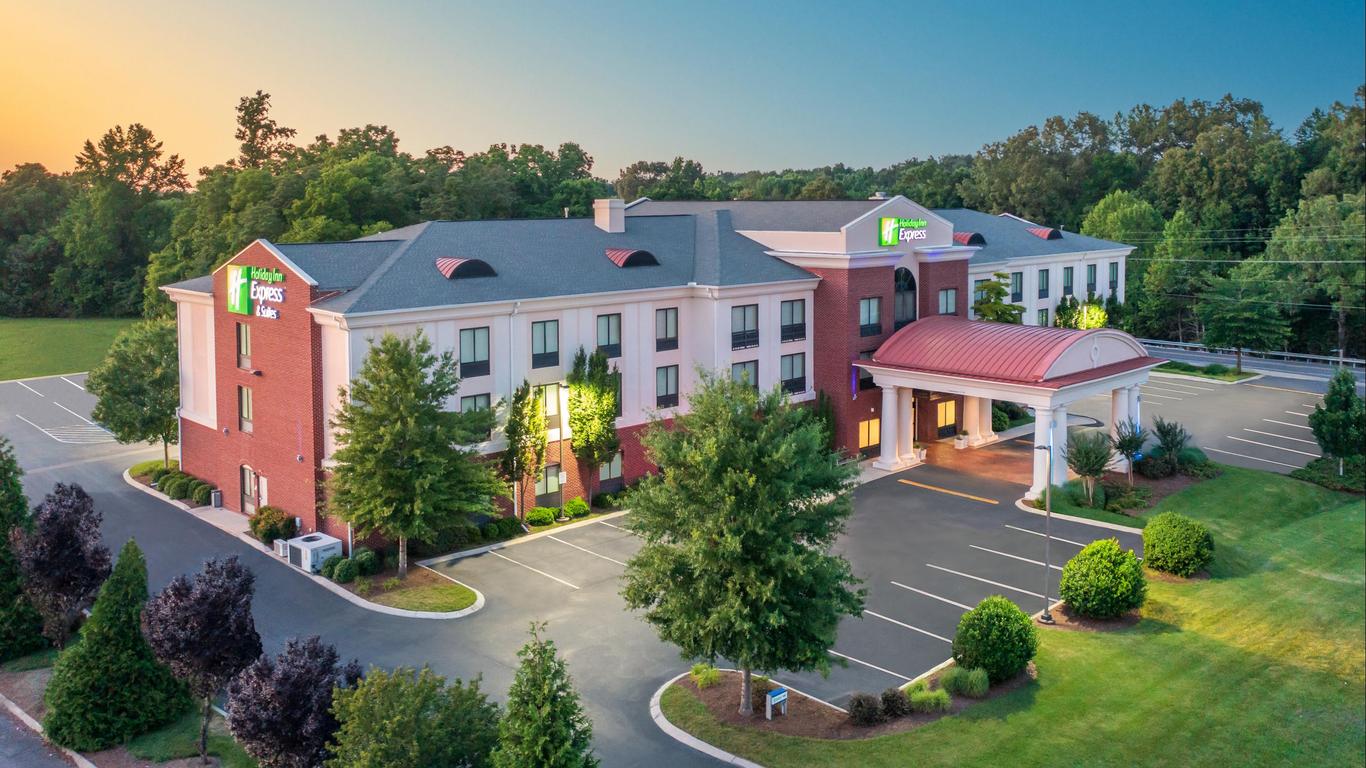 Holiday Inn Express Hotel & Suites Tullahoma, An IHG Hotel