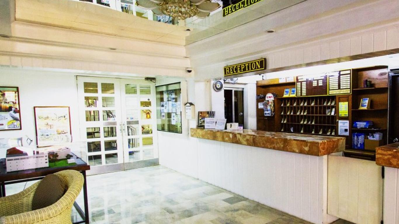 Clarkton Hotel Apartment