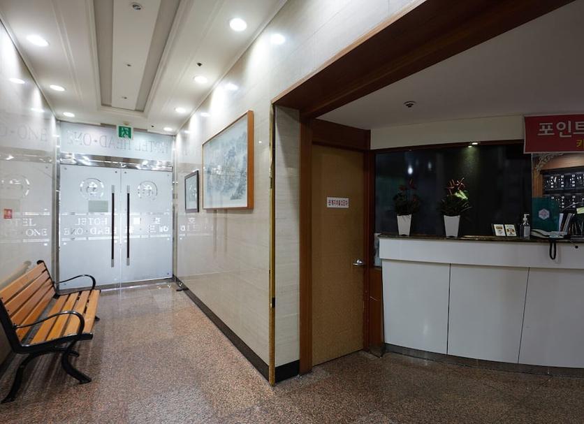Front desk Photo