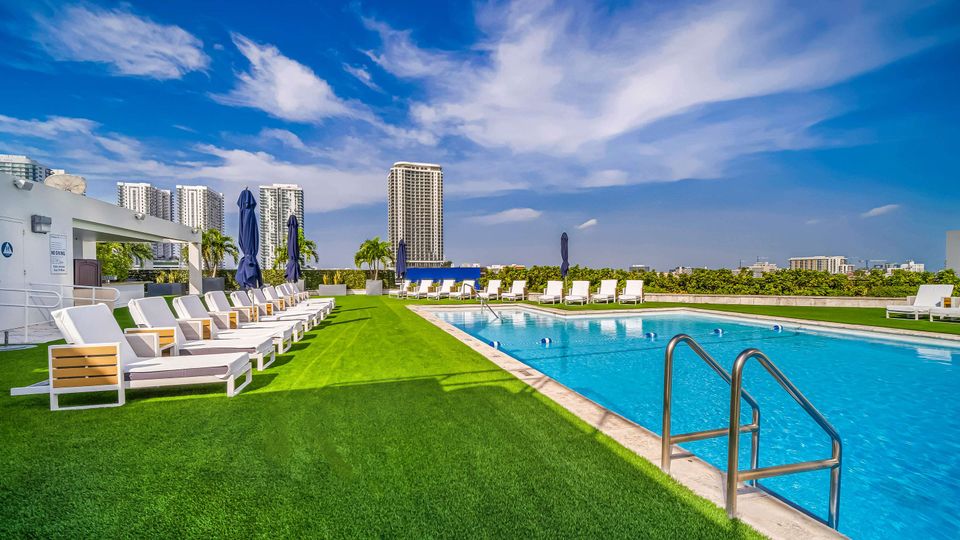 Hilton Miami/Downtown from $59. Miami Hotel Deals & Reviews - KAYAK
