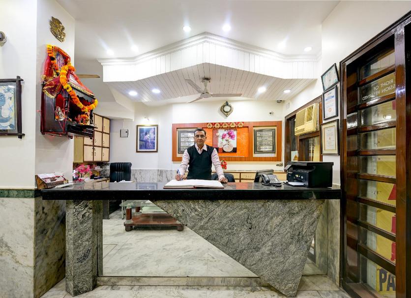 Front desk Photo
