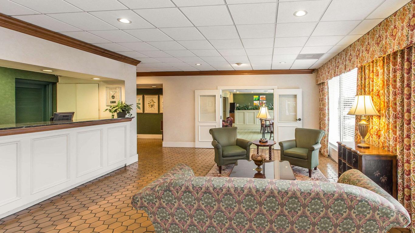 Quality Inn and Suites McDonough South I-75