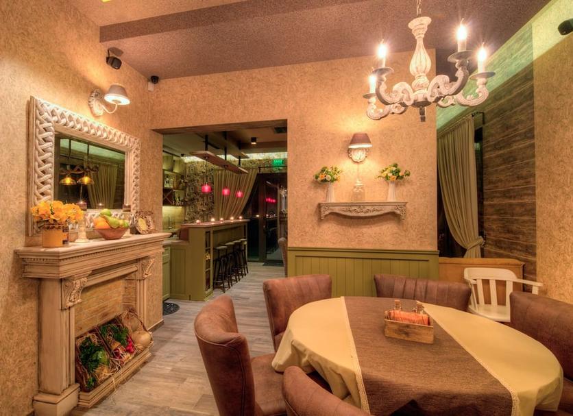 Restaurant Photo