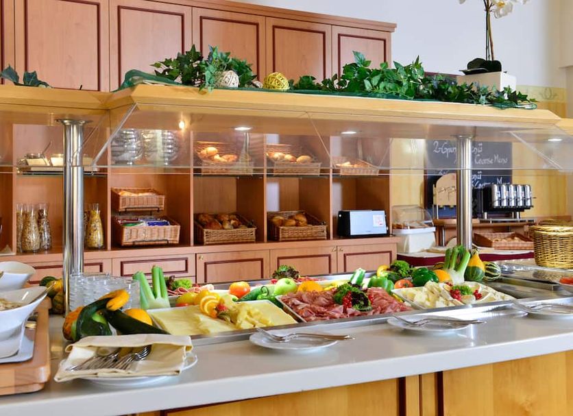 Buffet Photo