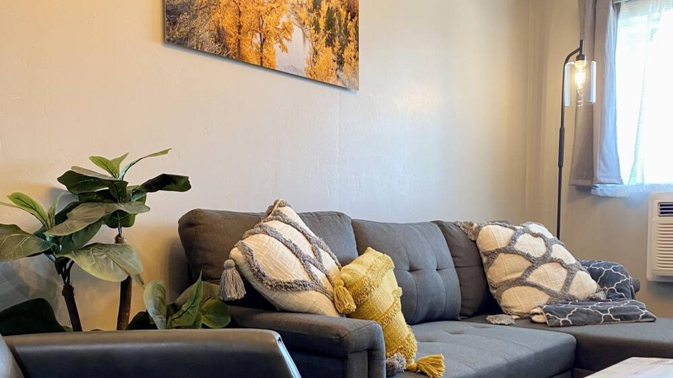 The Darmont Hotel and Suites