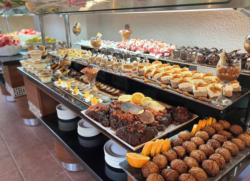 Buffet Photo