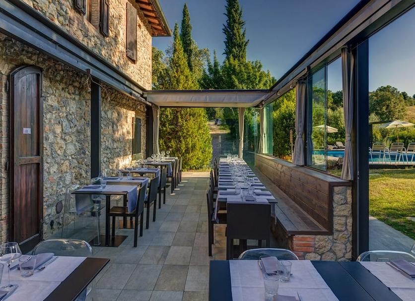 Restaurant Photo