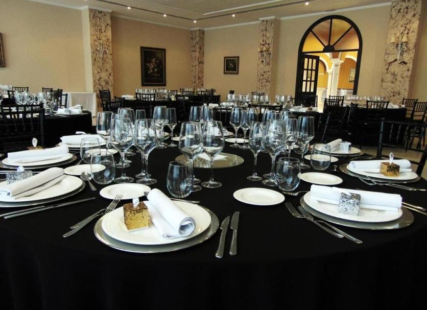 Banquet hall Photo
