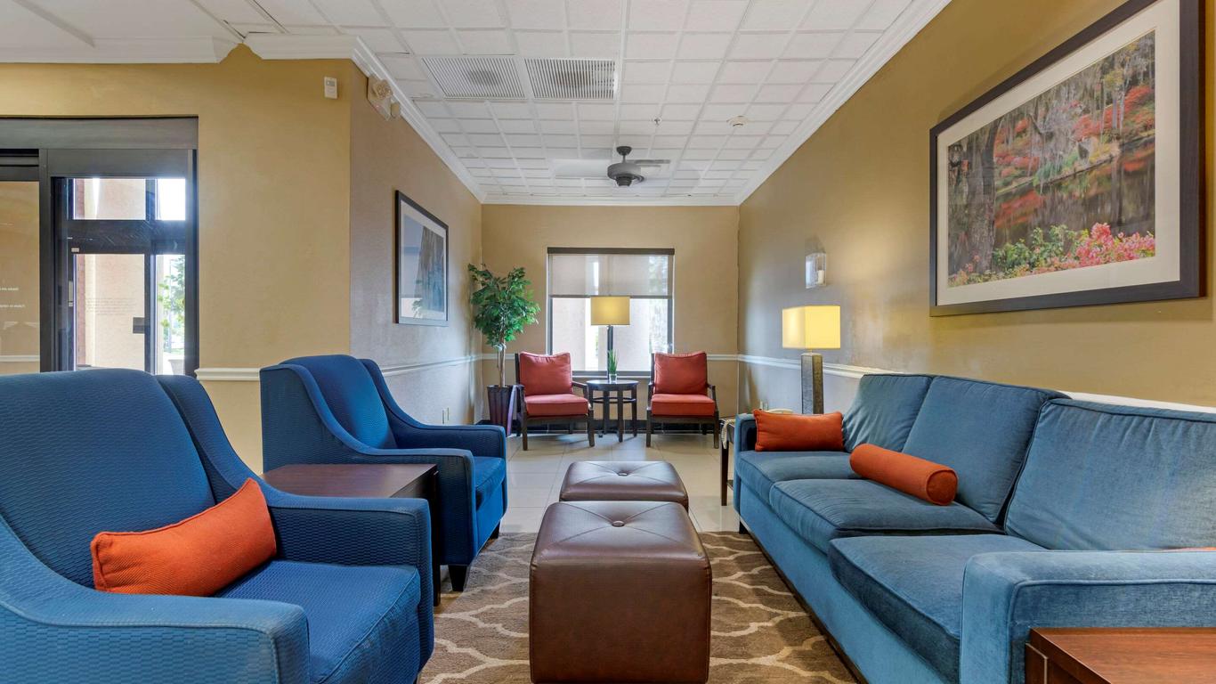 Comfort Suites Savannah North