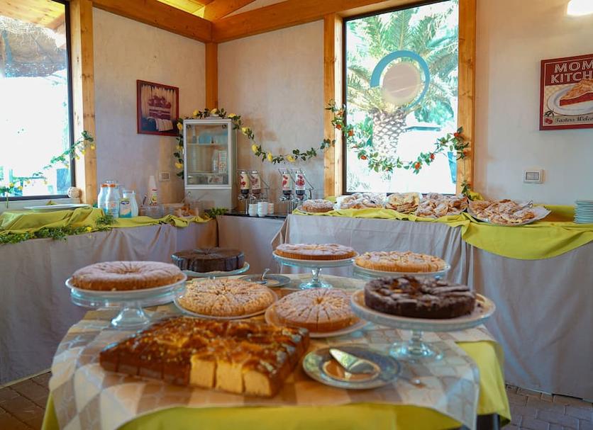 Buffet Photo