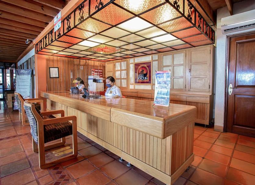 Front desk Photo