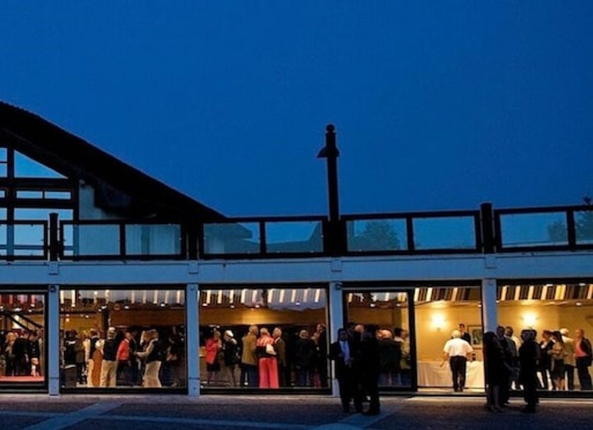 Banquet hall Photo