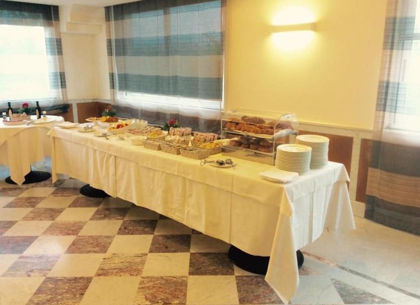 Buffet Photo
