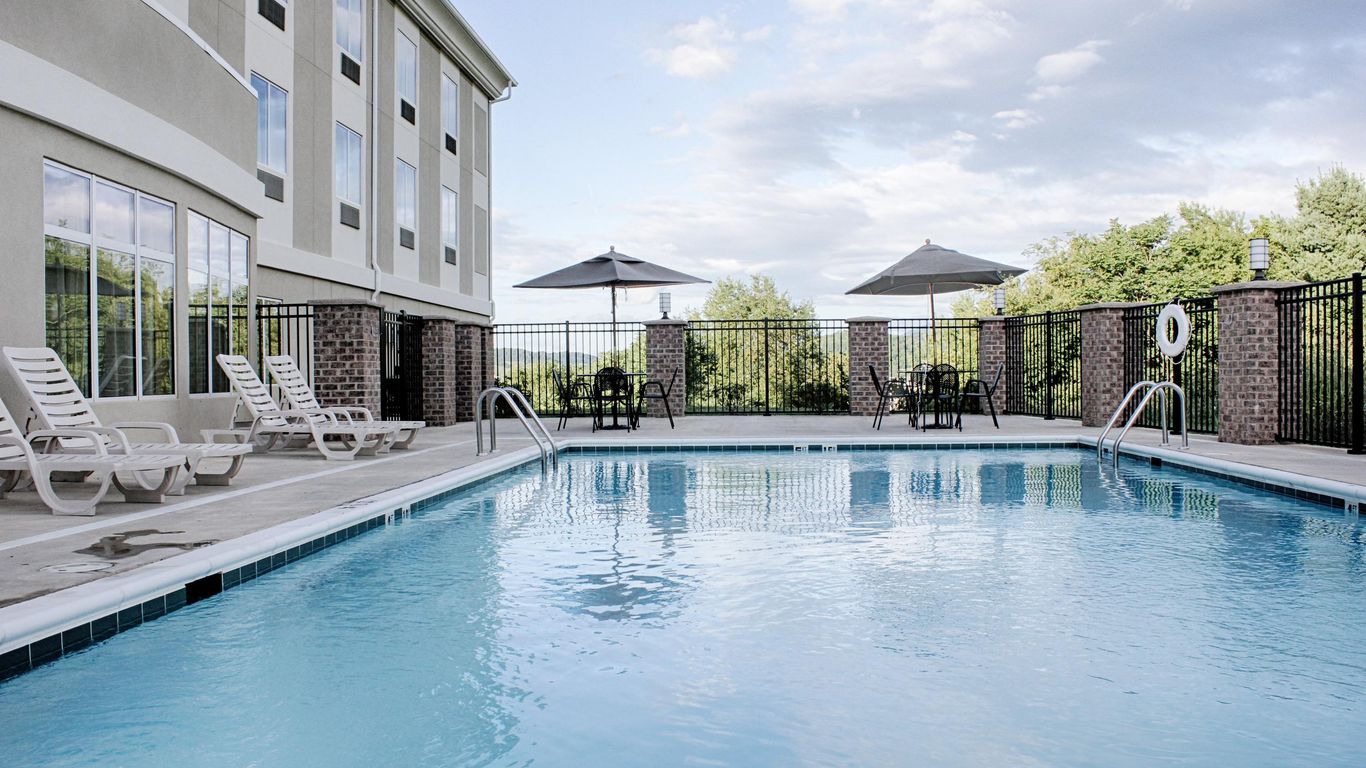 Holiday Inn Express & Suites Lebanon from 121. Lebanon Hotel Deals