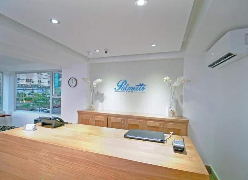 Front desk Photo
