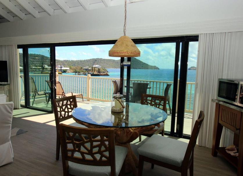 Dining room Photo
