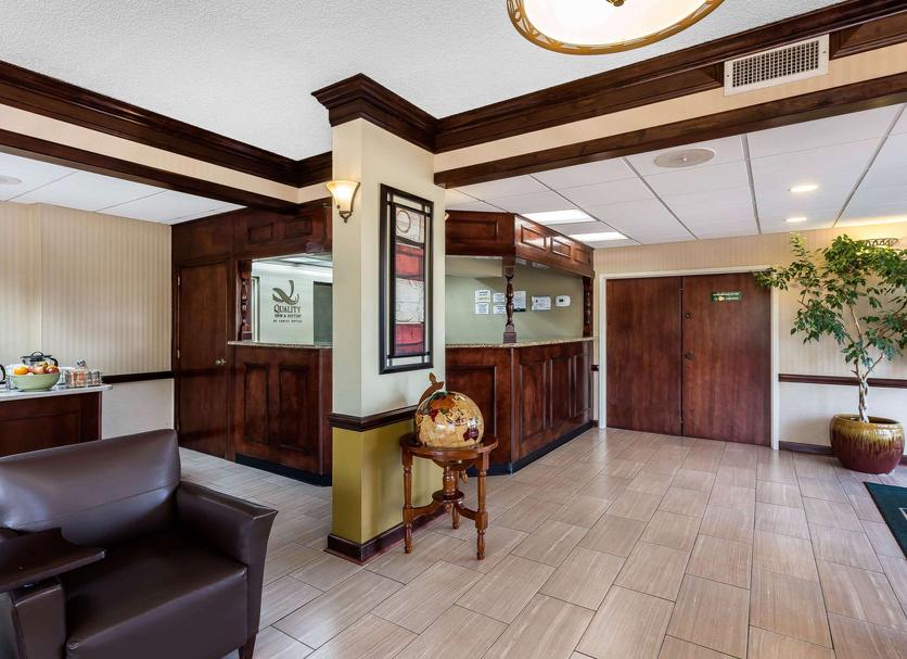 Front desk Photo