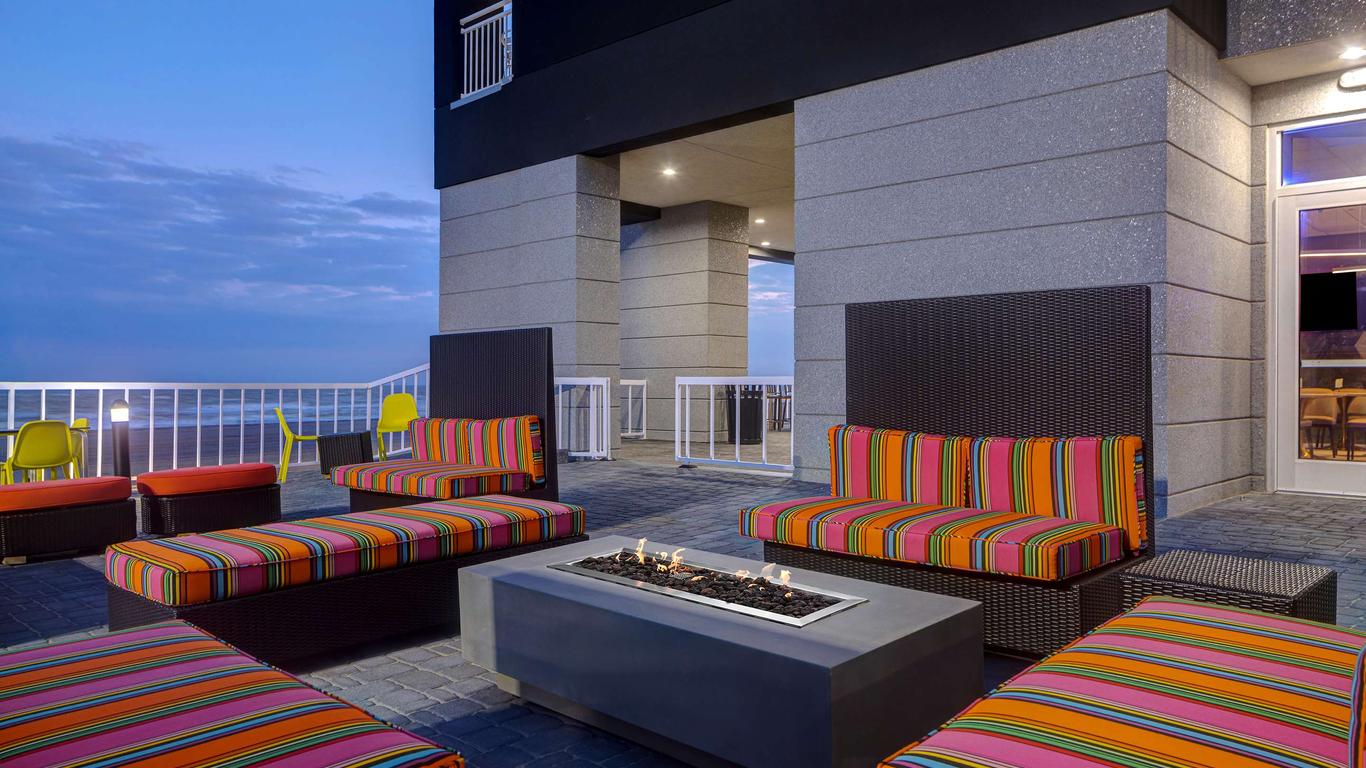 Tru by Hilton Galveston