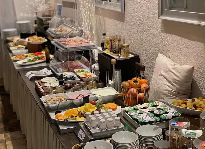 Buffet Photo