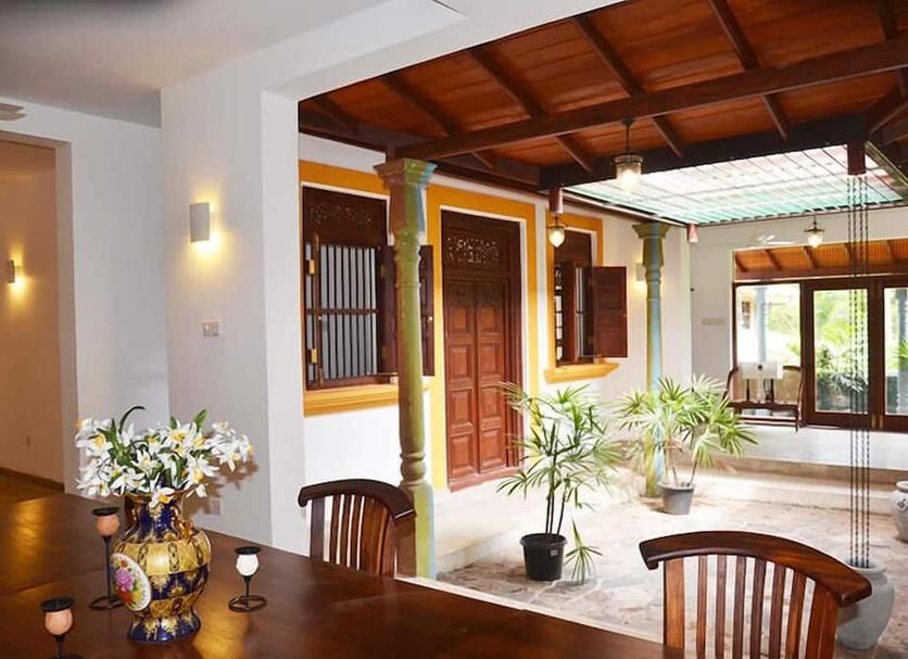 Dining room Photo