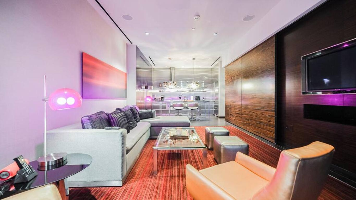 Intimo Palms Place Penthouse