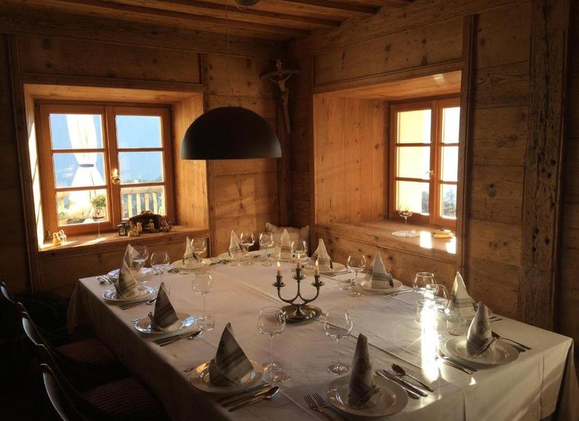 Dining room Photo