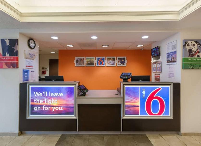 Front desk Photo