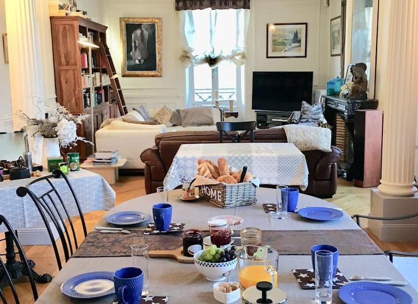 Dining room Photo