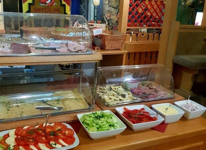 Buffet Photo