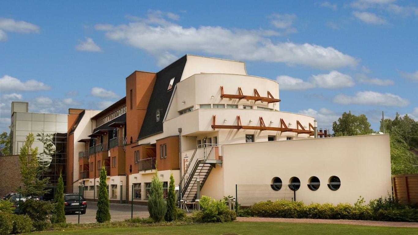 Holiday Beach Budapest Wellness Hotel with Sauna Park from $62 ...