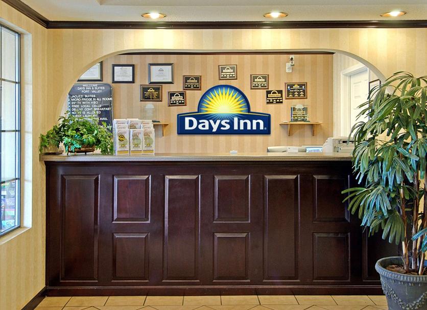 Front desk Photo