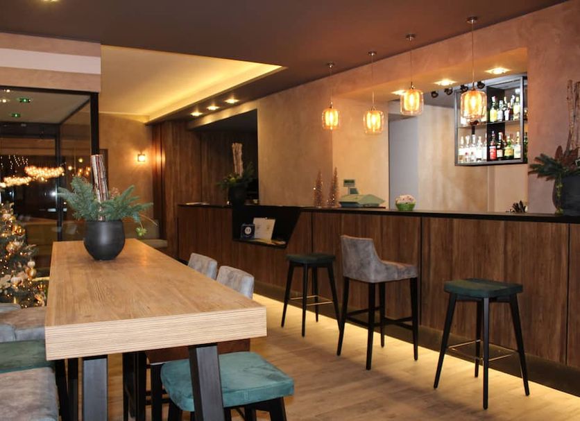 Bar Photo